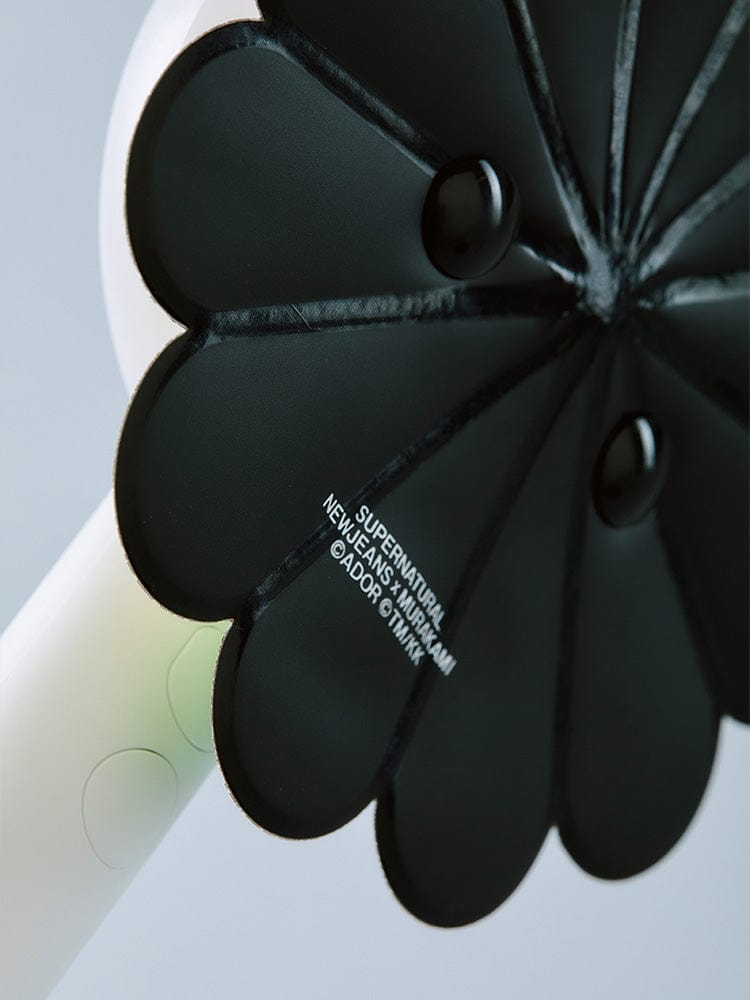 NEWJEANS BEAUTY/ACC 단품 NewJeans x MURAKAMI LIGHT STICK 액세서리 (FLOWER)