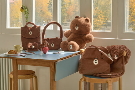 LINE FRIENDS HUG BROWN