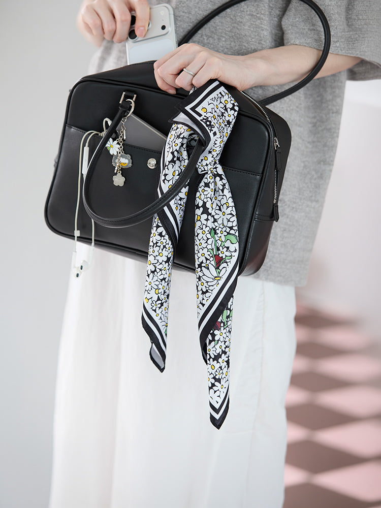 ZO&FRIENDS SCARF SIGNATURE (WHITE)