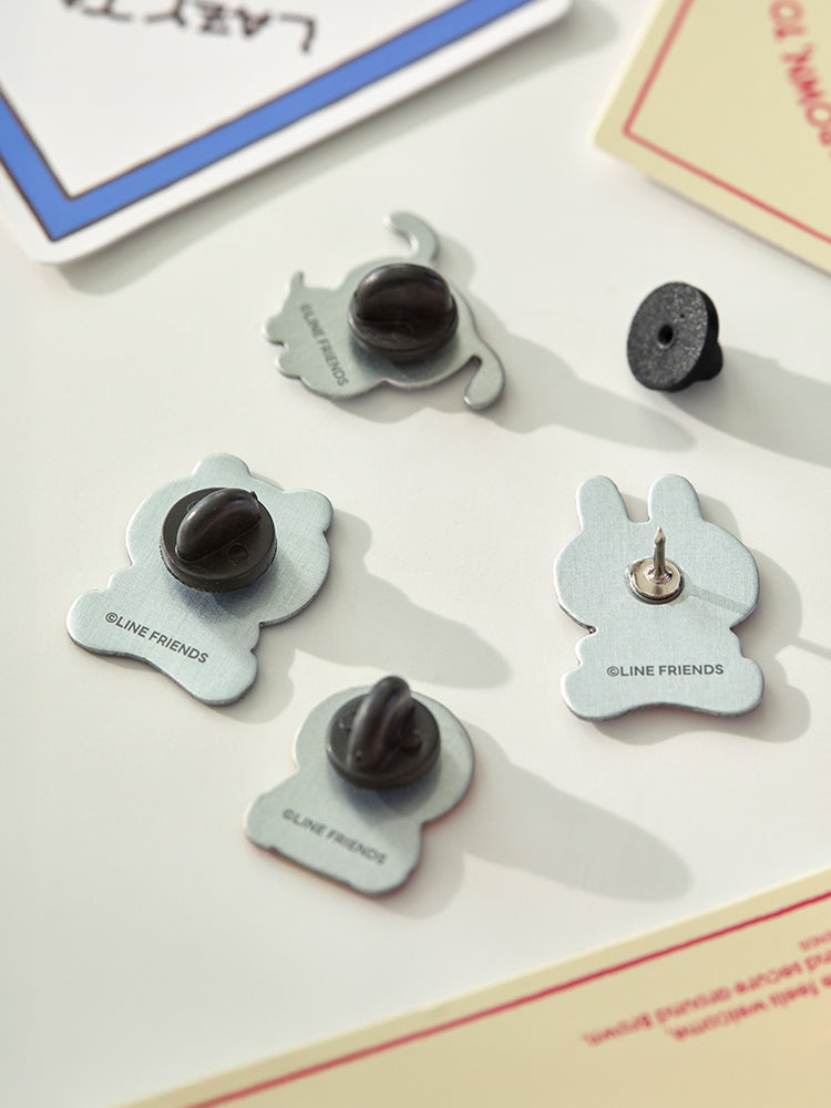 라인프렌즈 올리버팡 15주년 메탈 핀뱃지