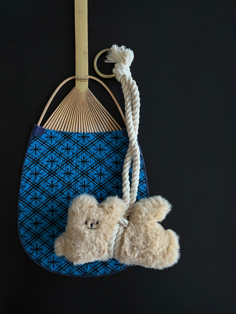 AB FAB LUCKY PUPPY CHARM KEYRING (BEIGE)