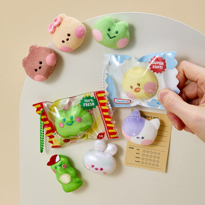 A mouthful of cuteness!