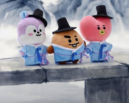 Black Gat hat, blue robes: The scholars