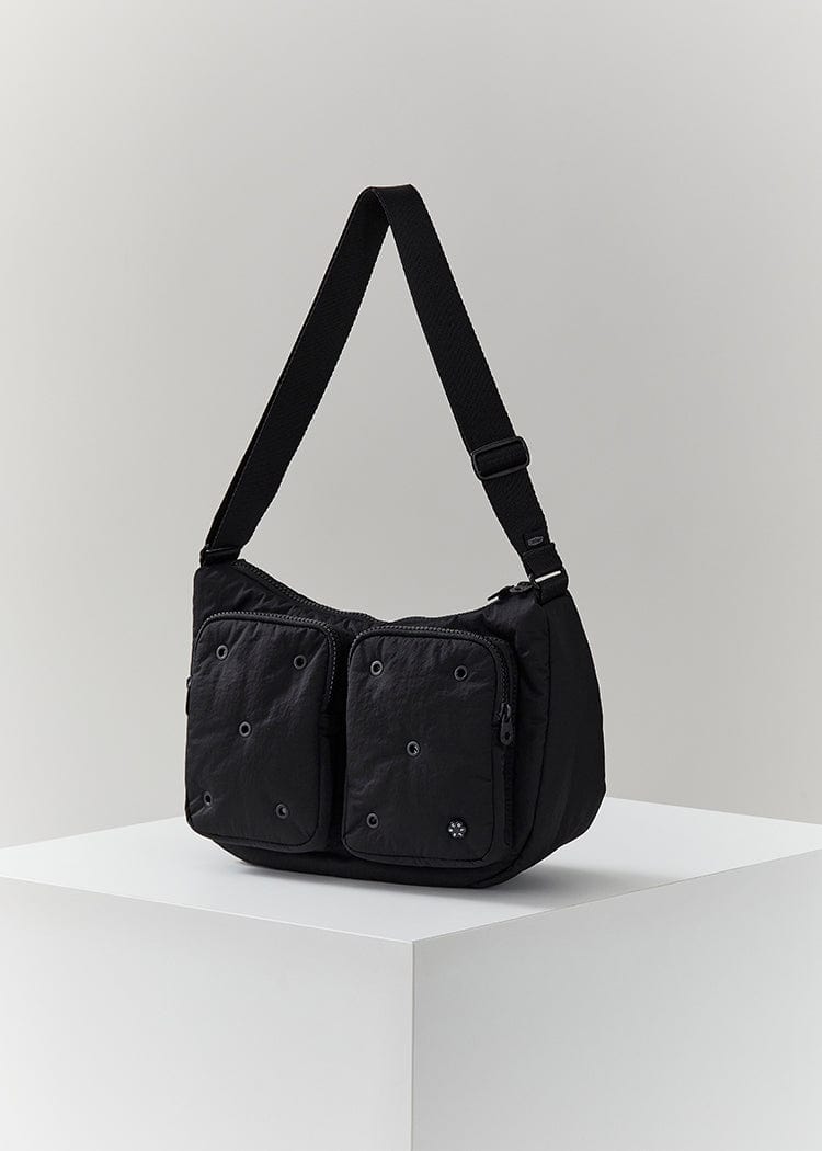 COLLER BAG 단품 꼴레 바디백 쉐이드블랙