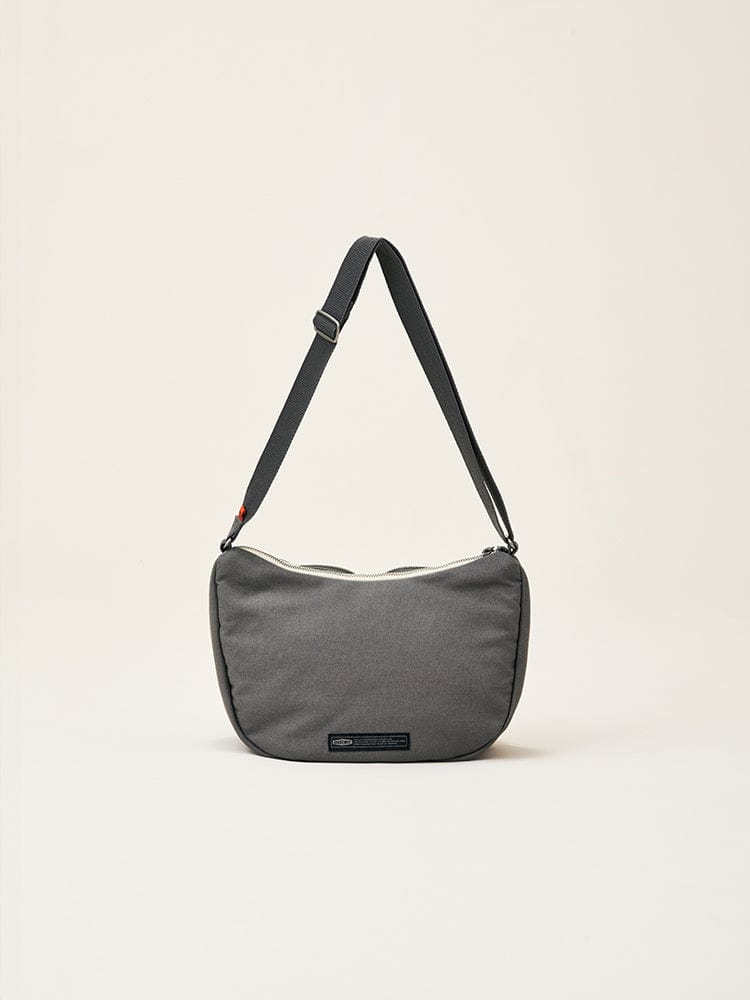 COLLER BAG 단품 꼴레 캔버스 바디백 머드 그레이