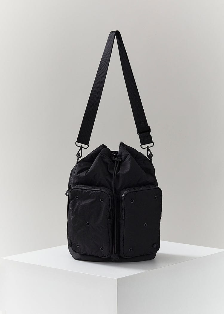 COLLER BAG 단품 [패밀리세일] 꼴레 버킷백 L 쉐이드블랙