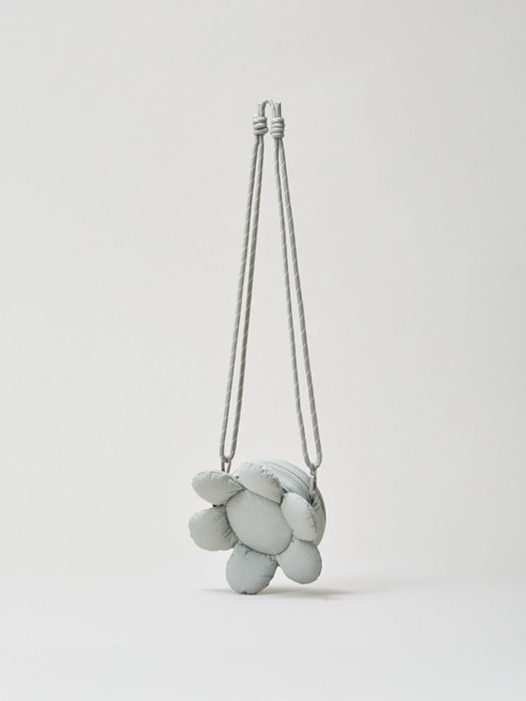 COLLER BEAUTY/ACC_ Moon Rock
Gray 꼴레 플라워 키링백 문락 그레이