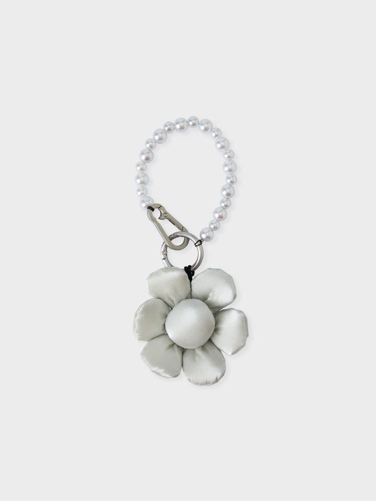 COLLER KEYRING SILVER [팸세제외] 꼴레 플라워 패딩 키링 펄 그레이