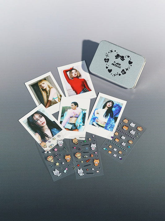 i-dle STICKER/CARD i-dle [패밀리세일] i-dle We are 틴 케이스 폴라로이드 세트