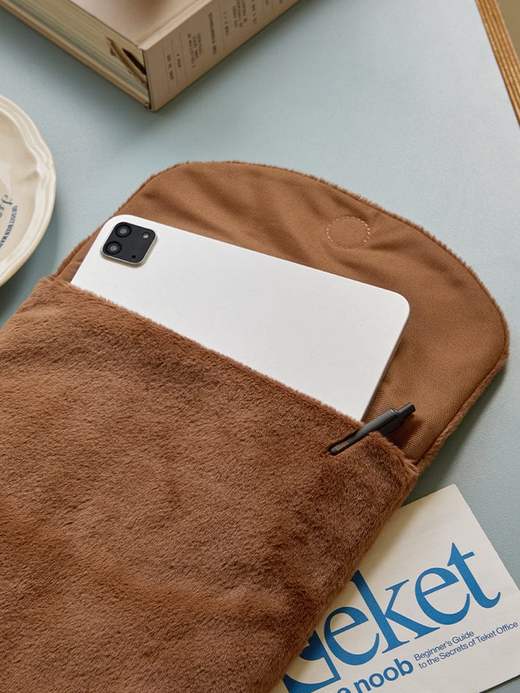 LINE FRIENDS BEAUTY/ACC_ 브라운 파우치 라인프렌즈 허그브라운 시즌4 아이패드 파우치