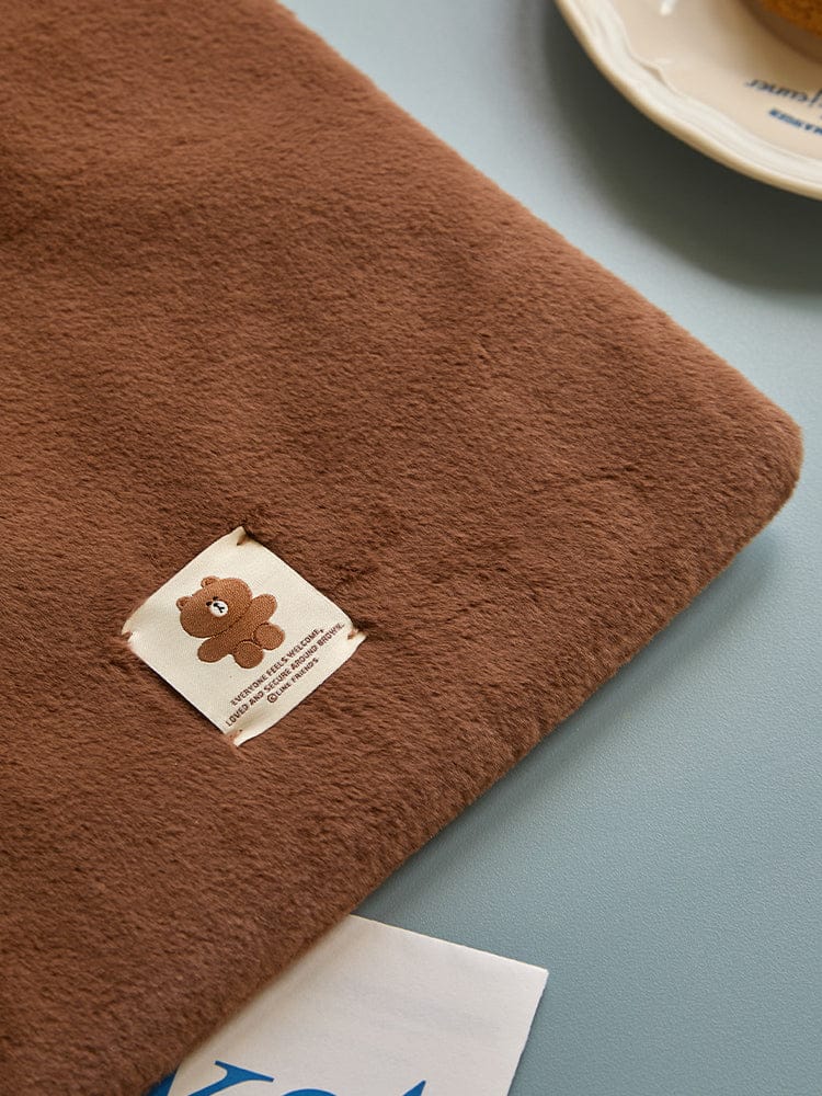 LINE FRIENDS BEAUTY/ACC_ 브라운 파우치 라인프렌즈 허그브라운 시즌4 아이패드 파우치