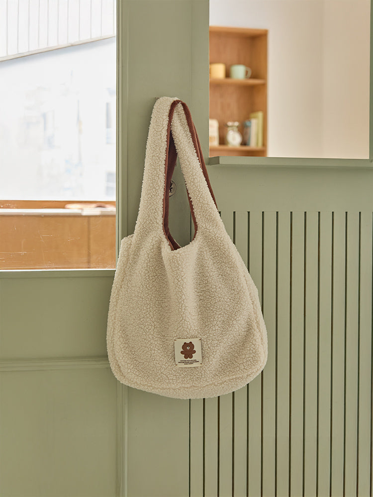 LINE FRIENDS BEAUTY/ACC_ 브라운 호보백 라인프렌즈 허그브라운 시즌4 리버시블 호보백