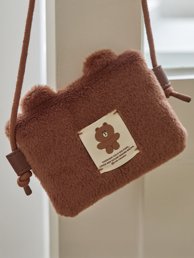 LINE FRIENDS BEAUTY/ACC_ 브라운 크로스백 라인프렌즈 허그브라운 시즌4 파우치 크로스백 2WAY