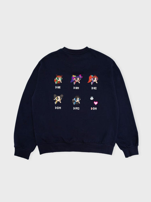 NEWJEANS APPAREL L THE POWERPUFF GIRLS x NJ 맨투맨 셔츠 (NAVY)