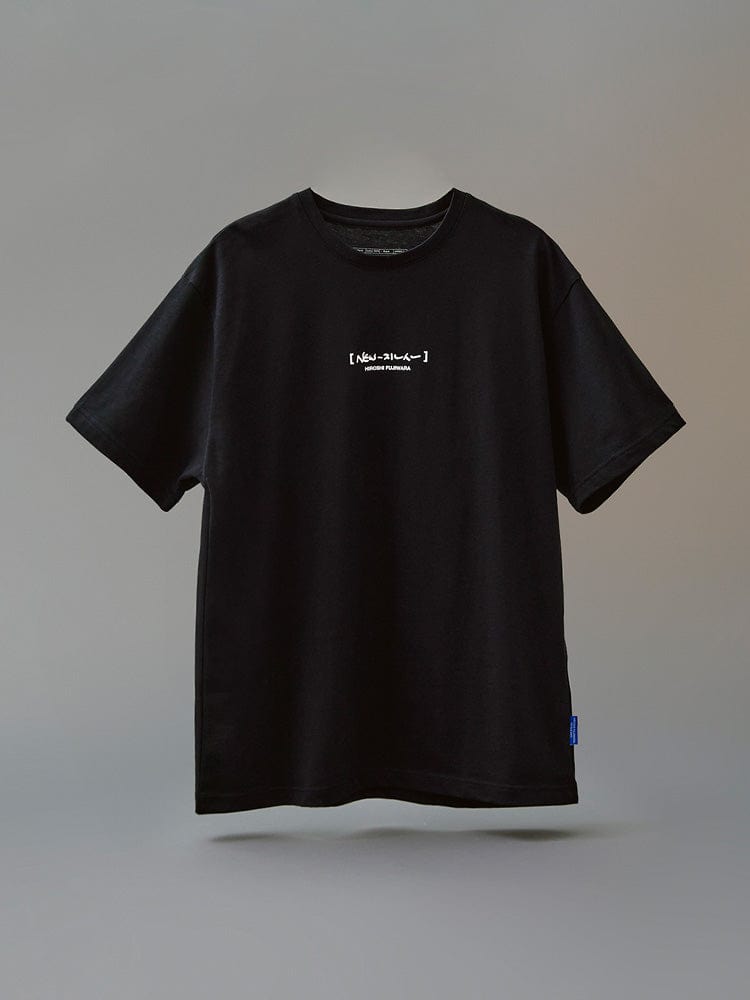 NEWJEANS APPAREL NewJeans x Hiroshi Fujiwara 꼴레 꼴레 티셔츠 VER.1 (BLACK)