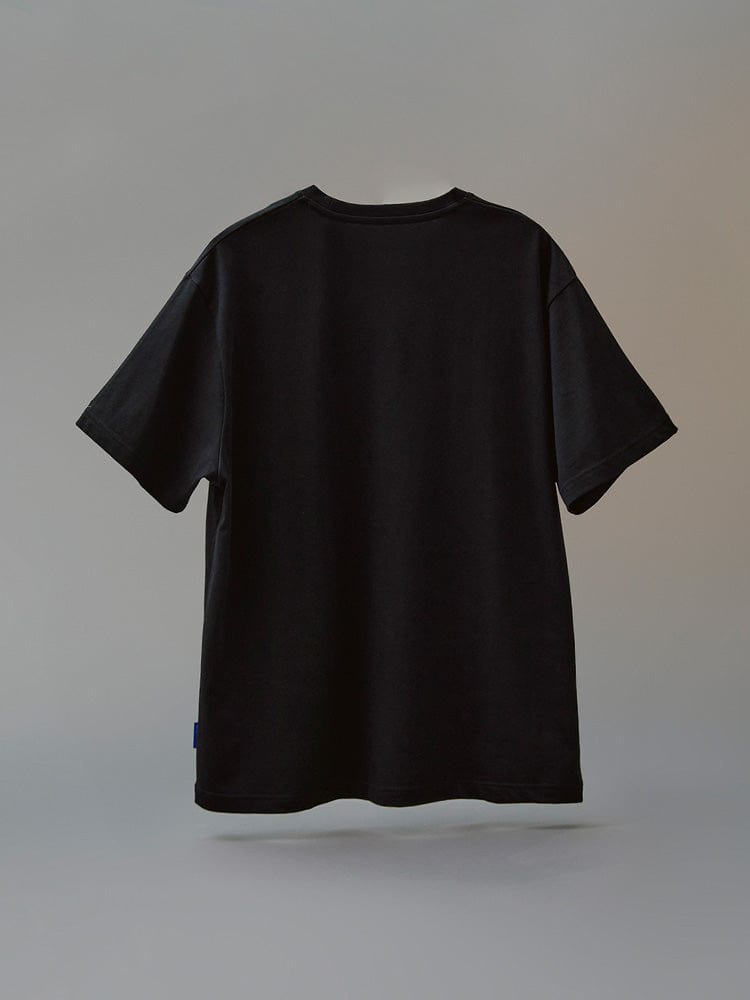 NEWJEANS APPAREL NewJeans x Hiroshi Fujiwara 꼴레 꼴레 티셔츠 VER.1 (BLACK)